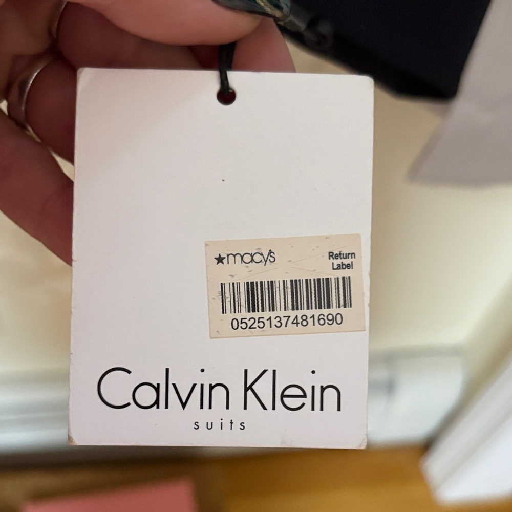Calvin Klein women’s Elegant Black blazer - Picture 4 of 6